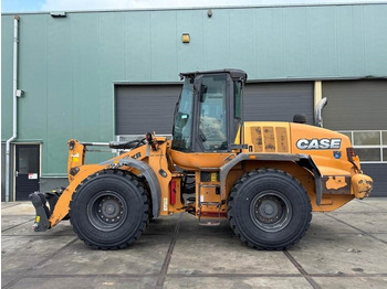 Wheel loader CASE