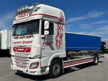 Pengangkut kontainer/ Container truck DAF XF 480