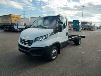 Truk sasis IVECO Daily