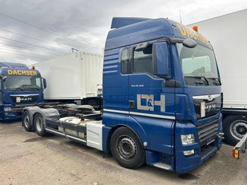 Pengangkut kontainer/ Container truck MAN TGX 26.440