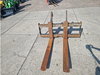 Garpu rumput CATERPILLAR