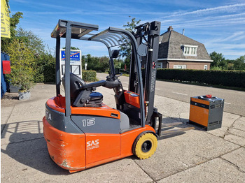 Forklift listrik TOYOTA