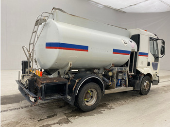 Truk tangki Renault Midlum 180 DCi: gambar 4 Truk tangki Renault Midlum 180 DCi: gambar 4