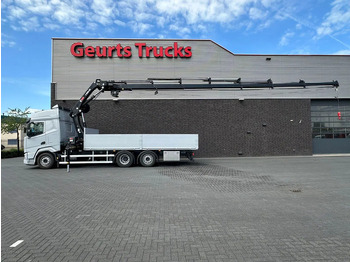 Truk derek DAF XF 530