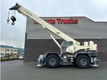 Derek menara TEREX