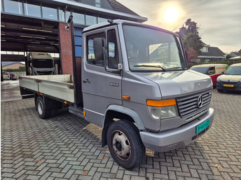 Truk flatbed MERCEDES-BENZ