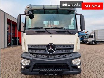 Truk flatbed, Truk derek Mercedes-Benz Antos 1832 / MKG Kran: gambar 3