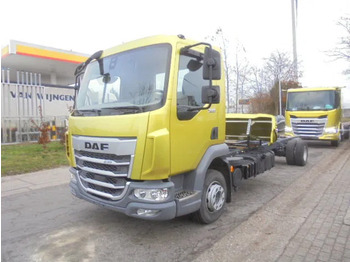 Truk sasis DAF XB 230