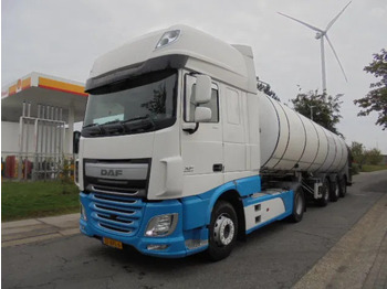 Truk tangki DAF XF 440