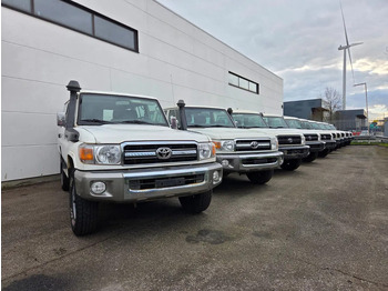 Truk pikap TOYOTA Land Cruiser