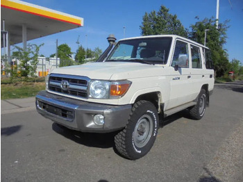 Mobil TOYOTA Land Cruiser