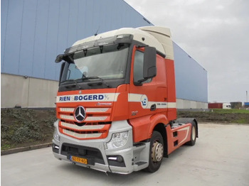 Tractor head MERCEDES-BENZ Actros 1942