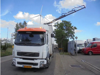 Truk derek VOLVO FL 280