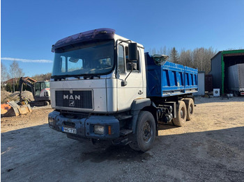 Truk jungkit MAN 26.403