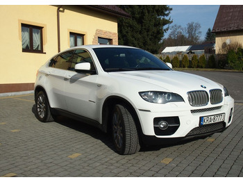 Mobil SUV BMW