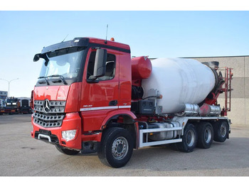 Truk pengaduk beton DE BUF