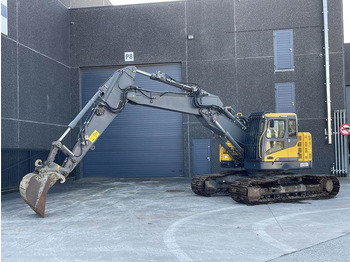 Ekskavator perayap VOLVO ECR235DL