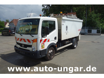 Truk sampah NISSAN