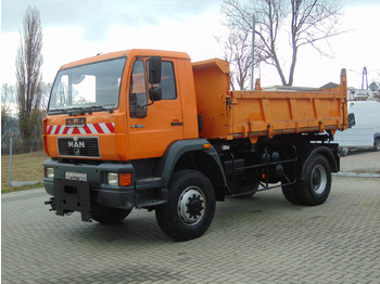 Truk jungkit MAN 8.224