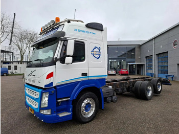 Truk sasis VOLVO FM11