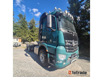 Truk sasis MERCEDES-BENZ Arocs