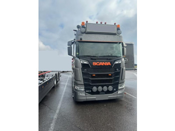 Pengangkut kontainer/ Container truck SCANIA S