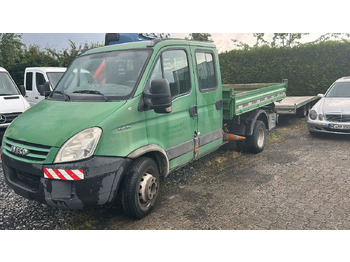 Van jungkit IVECO Daily