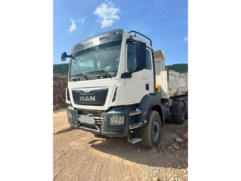 Truk jungkit MAN TGS 26.440