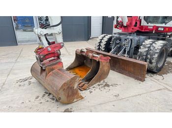Ekskavator roda Takeuchi TB295W - 2014 Year - Powertilt - 3X Buckets: gambar 5 Ekskavator roda Takeuchi TB295W - 2014 Year - Powertilt - 3X Buckets: gambar 5
