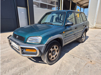 Mobil SUV TOYOTA