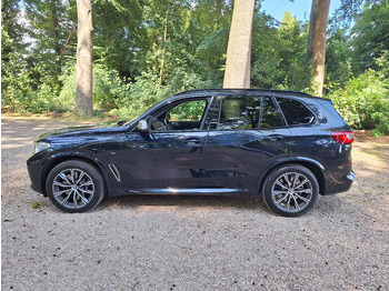 Mobil SUV BMW