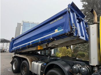 Truk jungkit Iveco AD340T45 Trakker 8x4 Euro 6: gambar 3