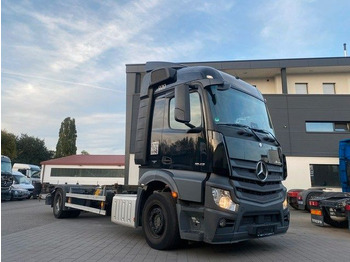 Pengangkut kontainer/ Container truck MERCEDES-BENZ Actros 1842