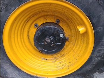 As roda belakang JCB