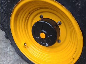 As roda depan JCB