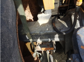 As roda belakang MASSEY FERGUSON