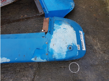 Spatbor New Holland Tm, Ts, Tl, 60, 40, 35 Series, Cab Mudguard Kit 82007495, 82007496: gambar 4