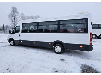 Bus mini, Van penumpang IVECO A50C17: gambar 1