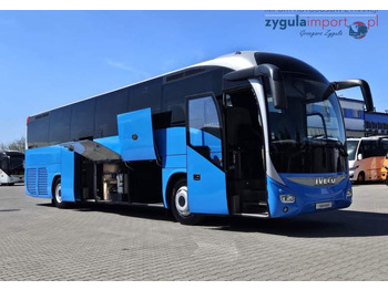 Bus pariwisata IVECO Magelys
