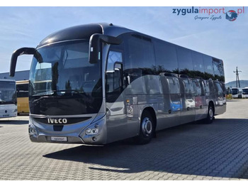 Bus pariwisata IVECO Magelys