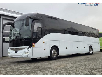 Bus pariwisata IVECO Magelys