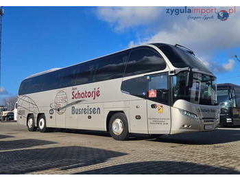 Bus pariwisata NEOPLAN