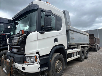 Truk jungkit SCANIA P