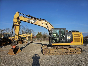 Ekskavator perayap CATERPILLAR 323EL
