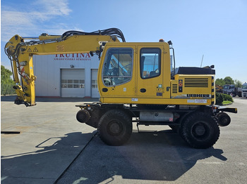 Ekskavator roda LIEBHERR A 900