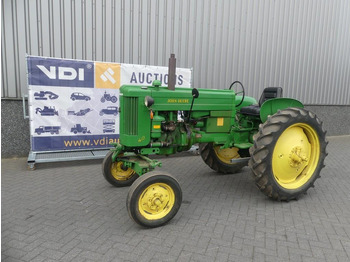 Traktor JOHN DEERE