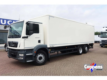 Truk box MAN TGM
