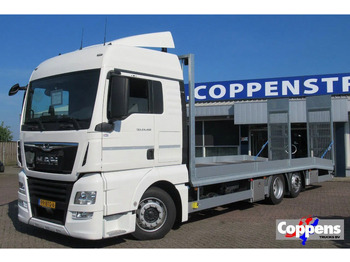 Truk pengangkut mobil MAN TGX 26.460
