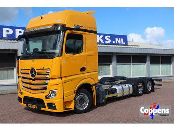 Truk sasis MERCEDES-BENZ Actros 2642