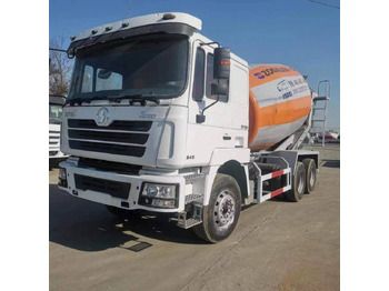 Truk pengaduk beton SHACMAN